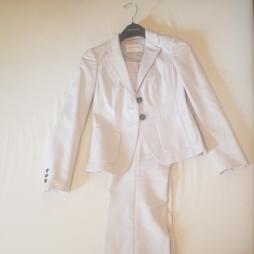 Banana republic suit